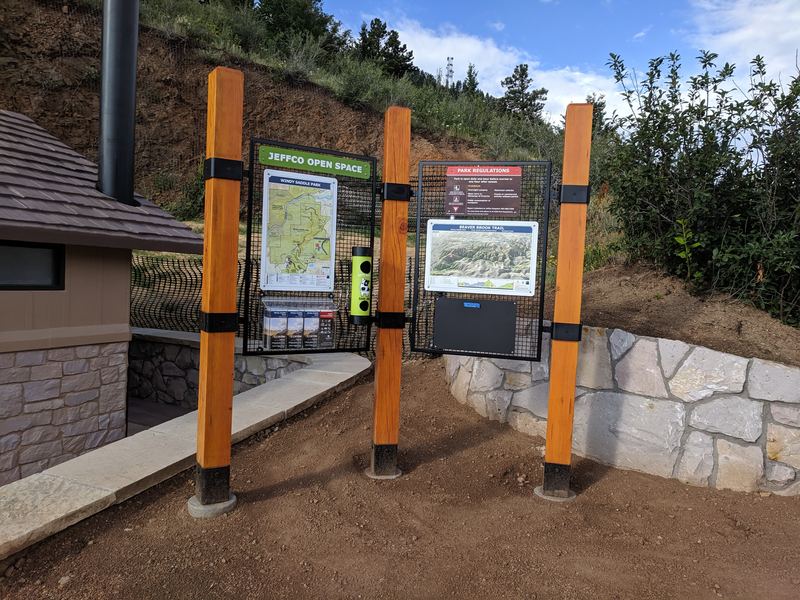 Trailhead kiosk with the 3D Beaver Brook Trail map installed